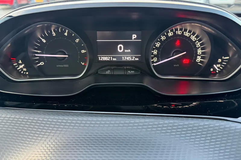 Peugeot 208 (2017)