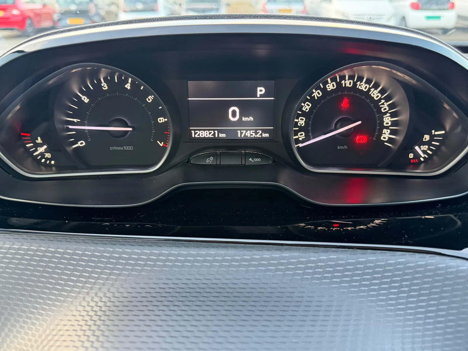 Peugeot 208 (2017) — foto 1