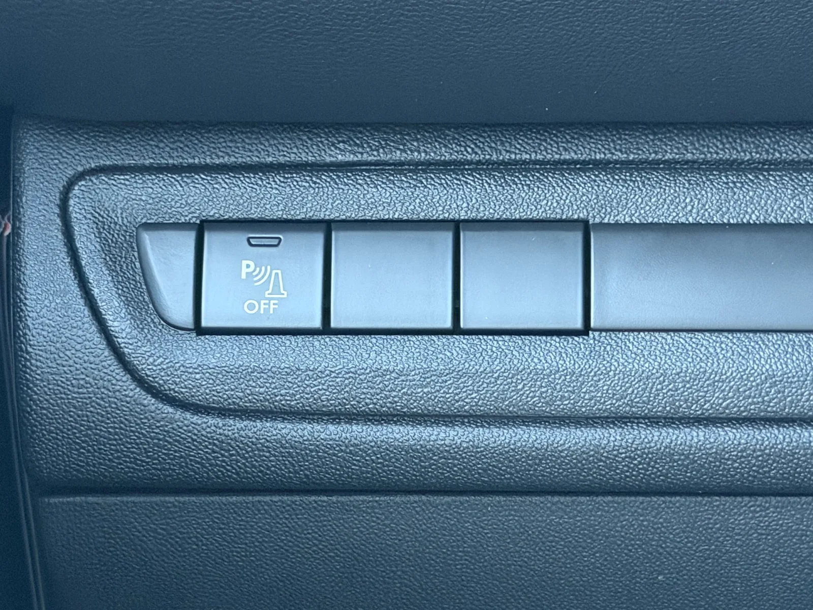 Peugeot 208 (2018) — foto 1