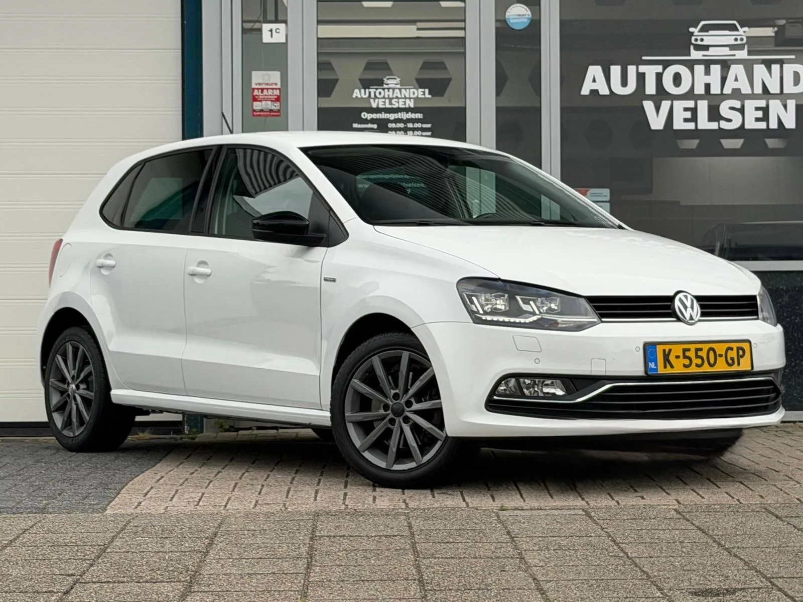 Volkswagen Polo (2015) — foto 1