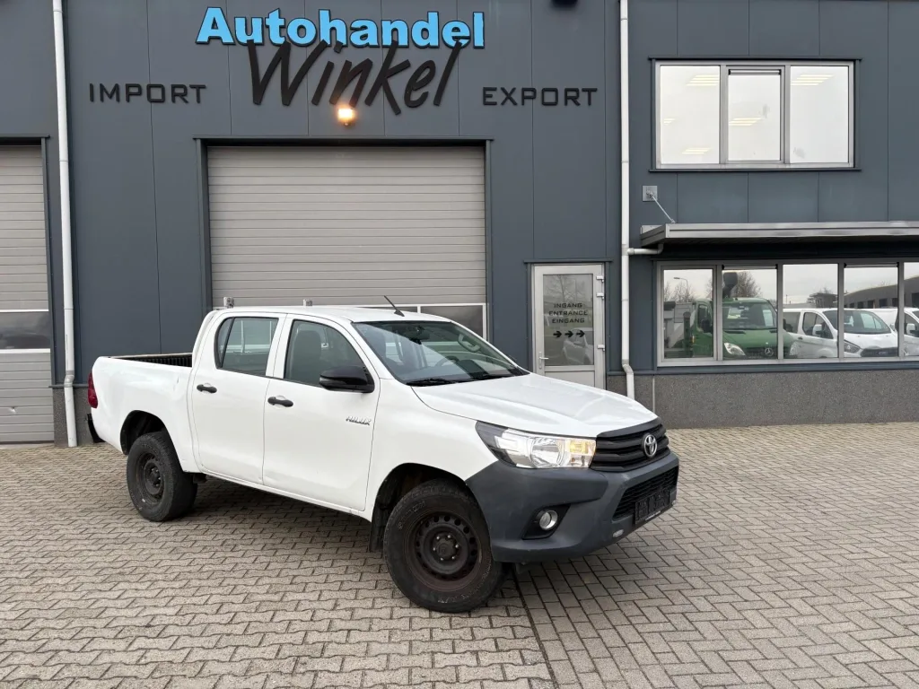 Toyota Hilux (2018) — foto 1