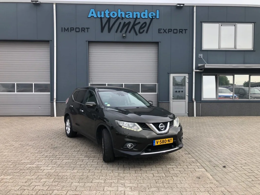 Nissan X-Trail (2015) — foto 1