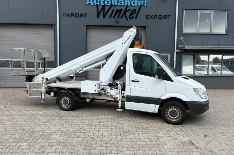 Mercedes-Benz Sprinter (2023)