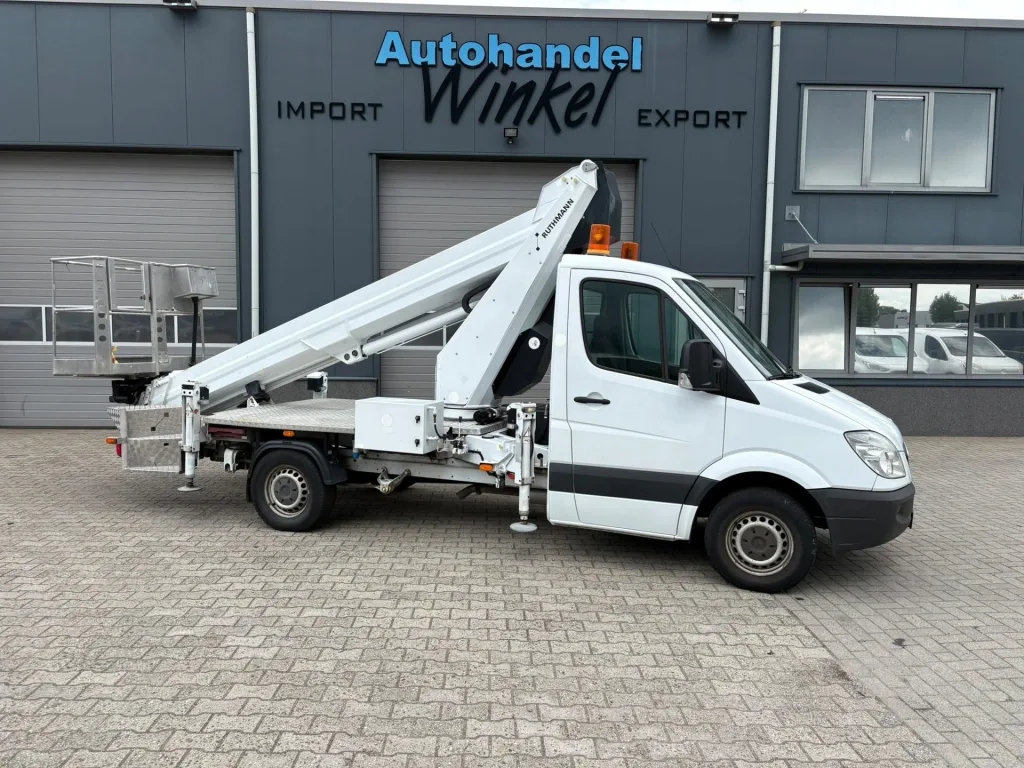 Mercedes-Benz Sprinter (2023) — foto 1