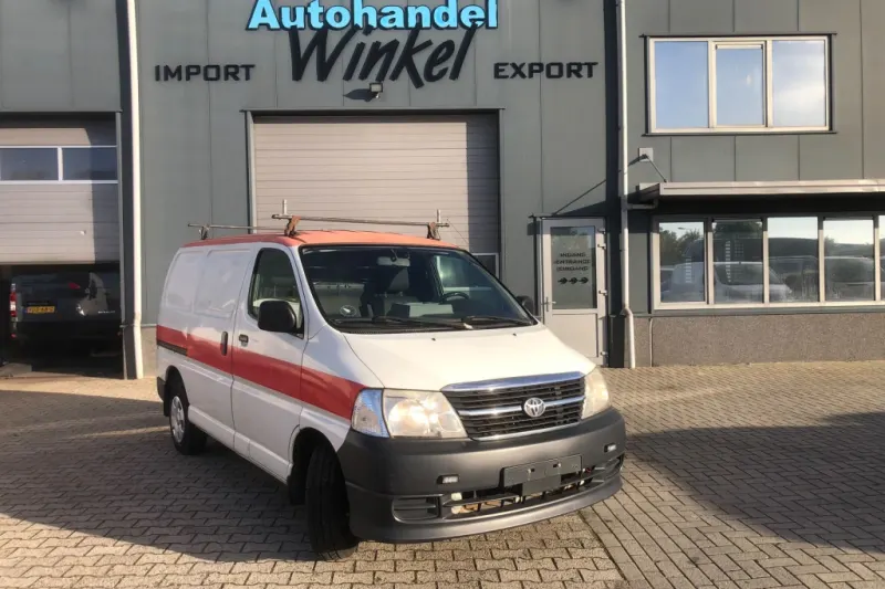 Toyota HiAce (2012)