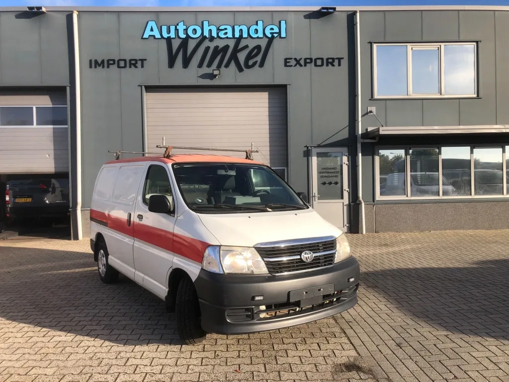 Toyota HiAce (2012) — foto 1