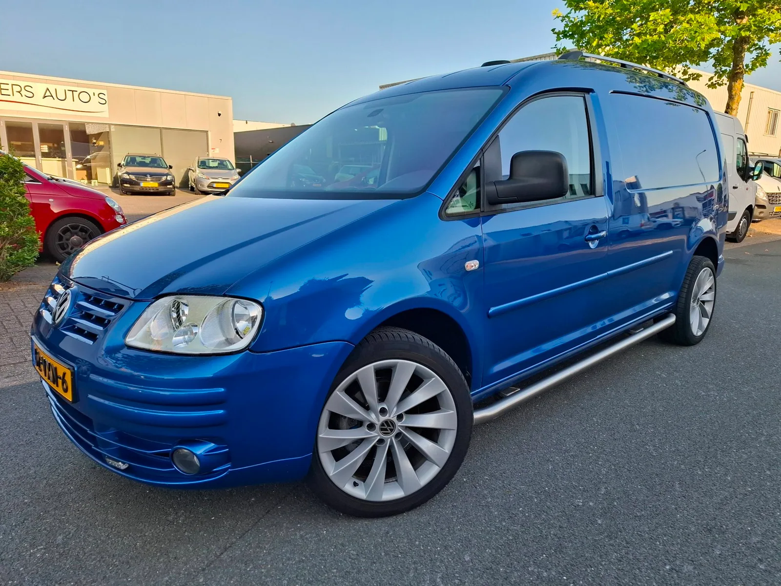 Volkswagen Caddy (2009) — foto 1