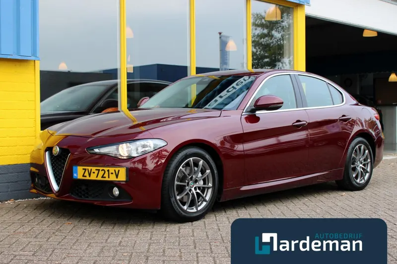 Alfa Romeo Giulia (2016)