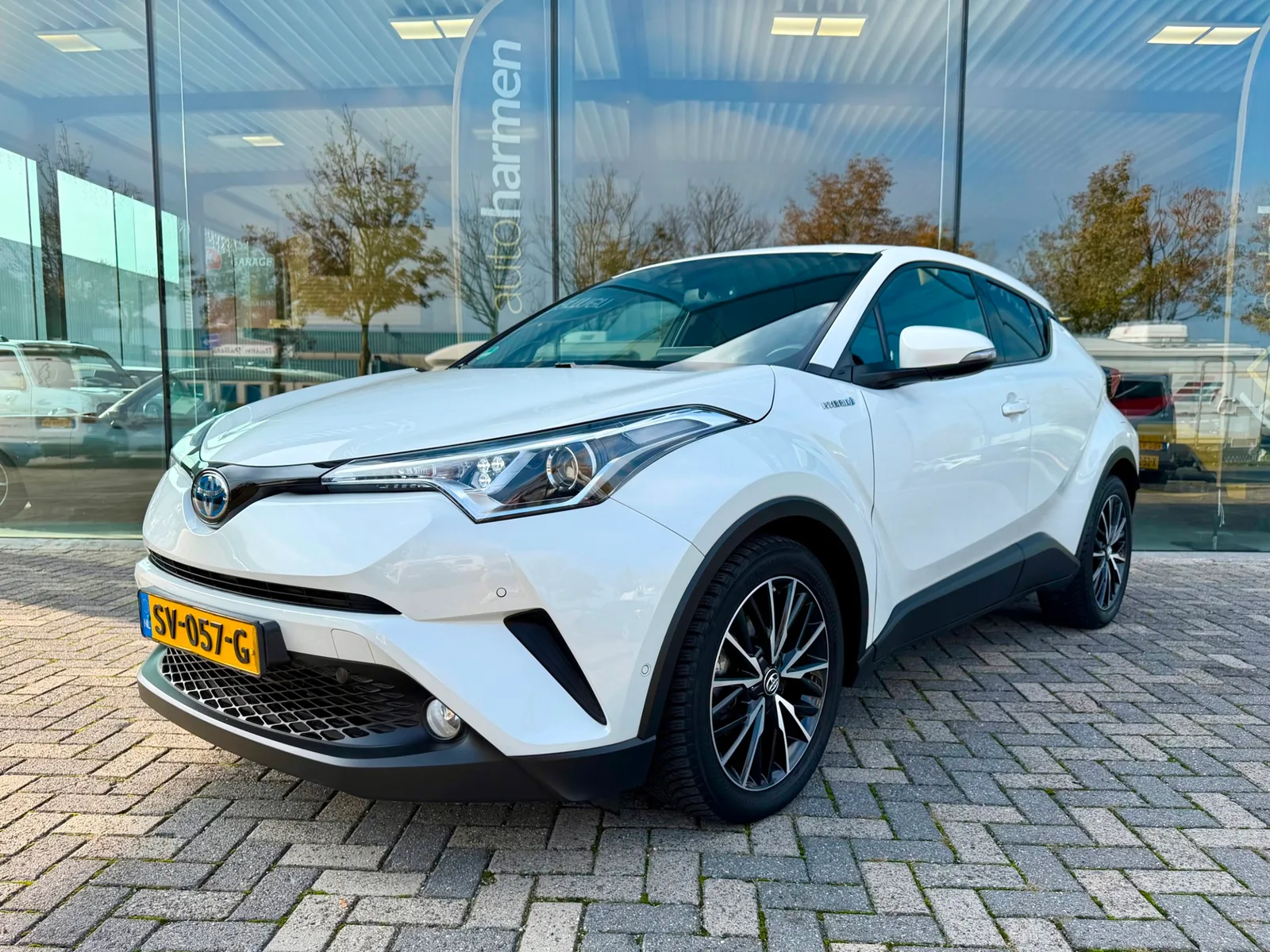 Toyota C-HR (2018) — foto 1