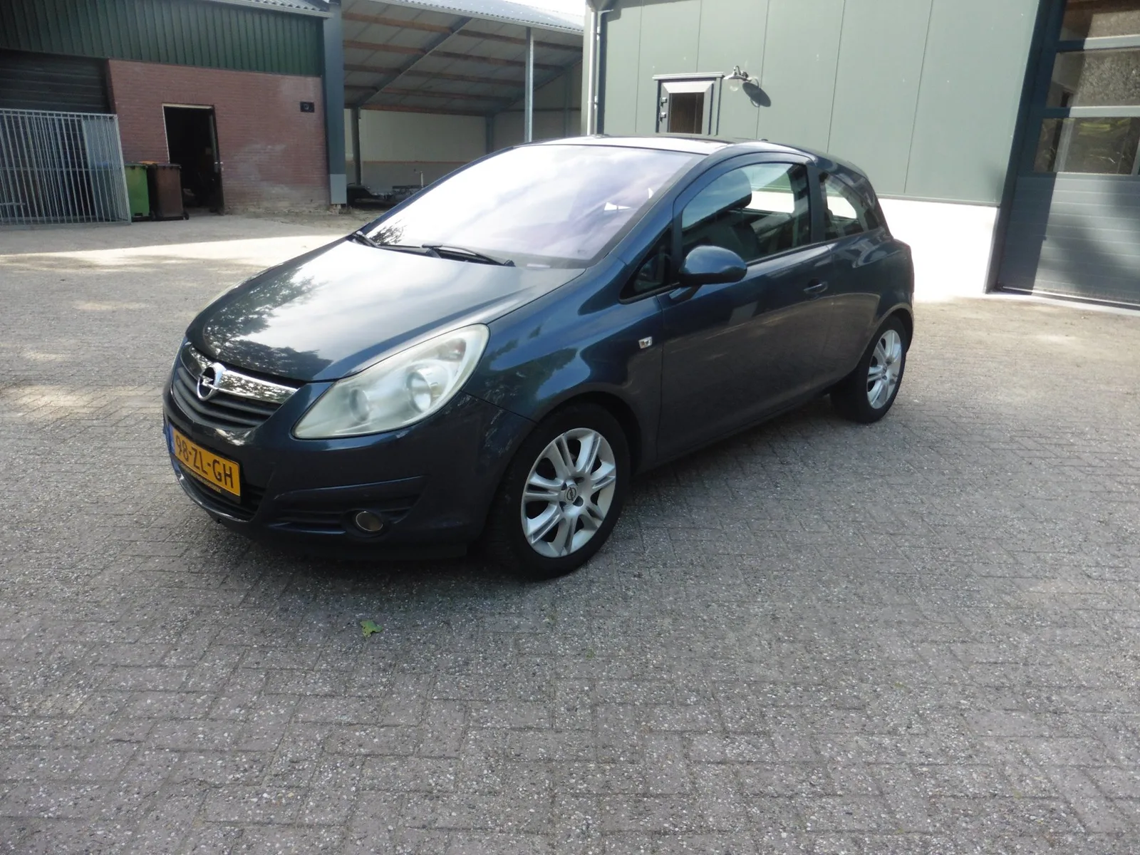Opel Corsa (2008) — foto 1