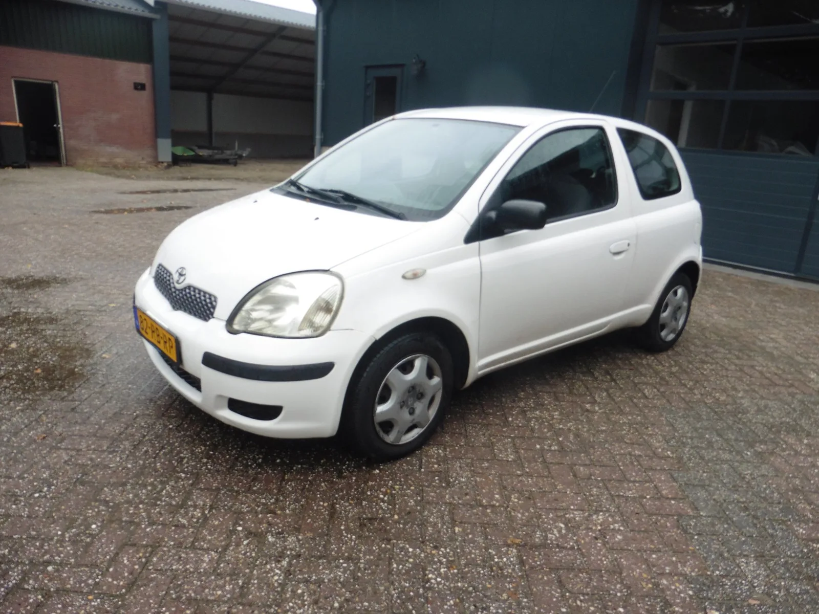 Toyota Yaris (2005) — foto 1