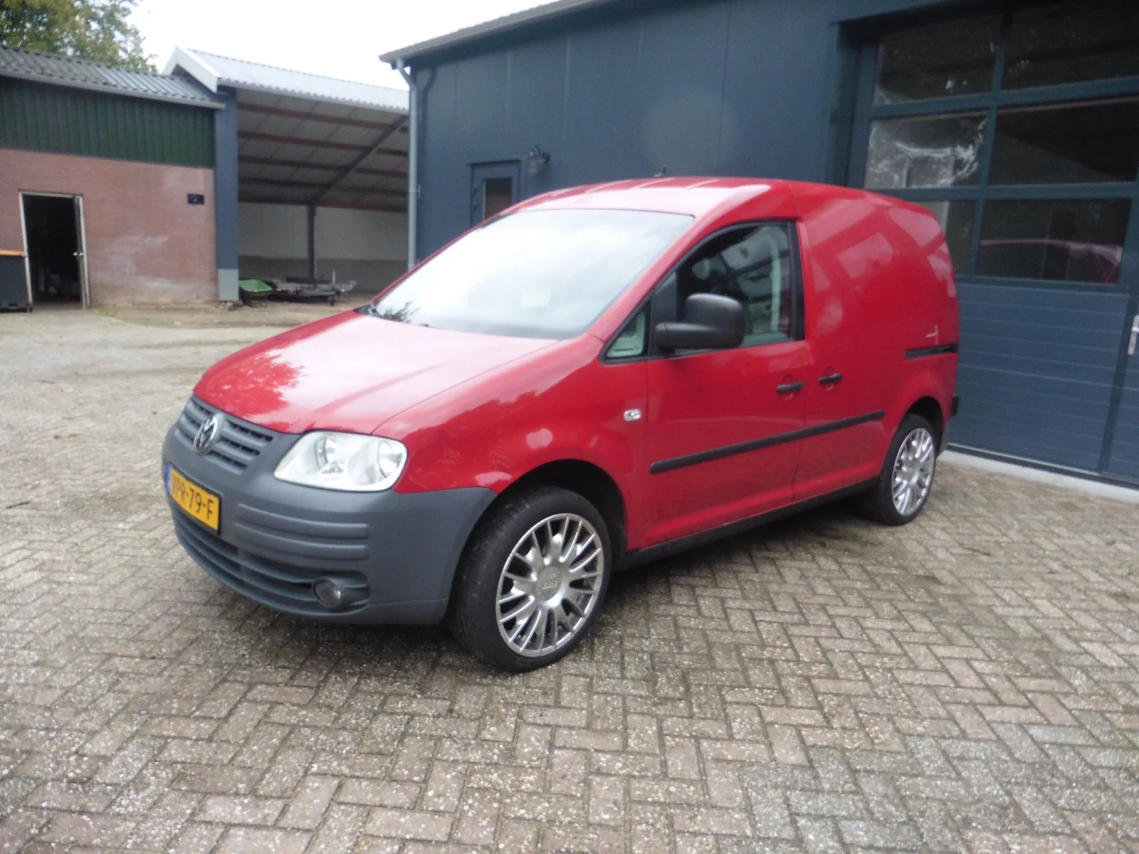 Volkswagen Caddy (2005) — foto 1