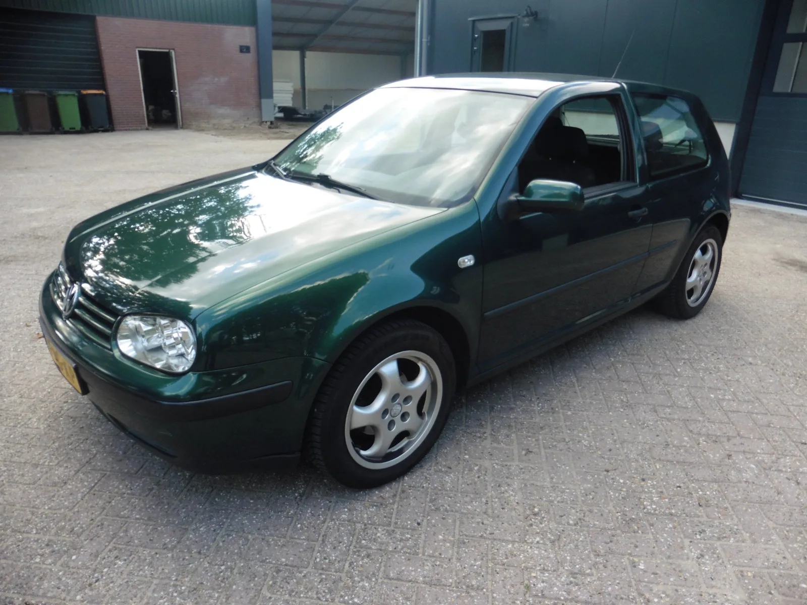 Volkswagen Golf (1999) — foto 1