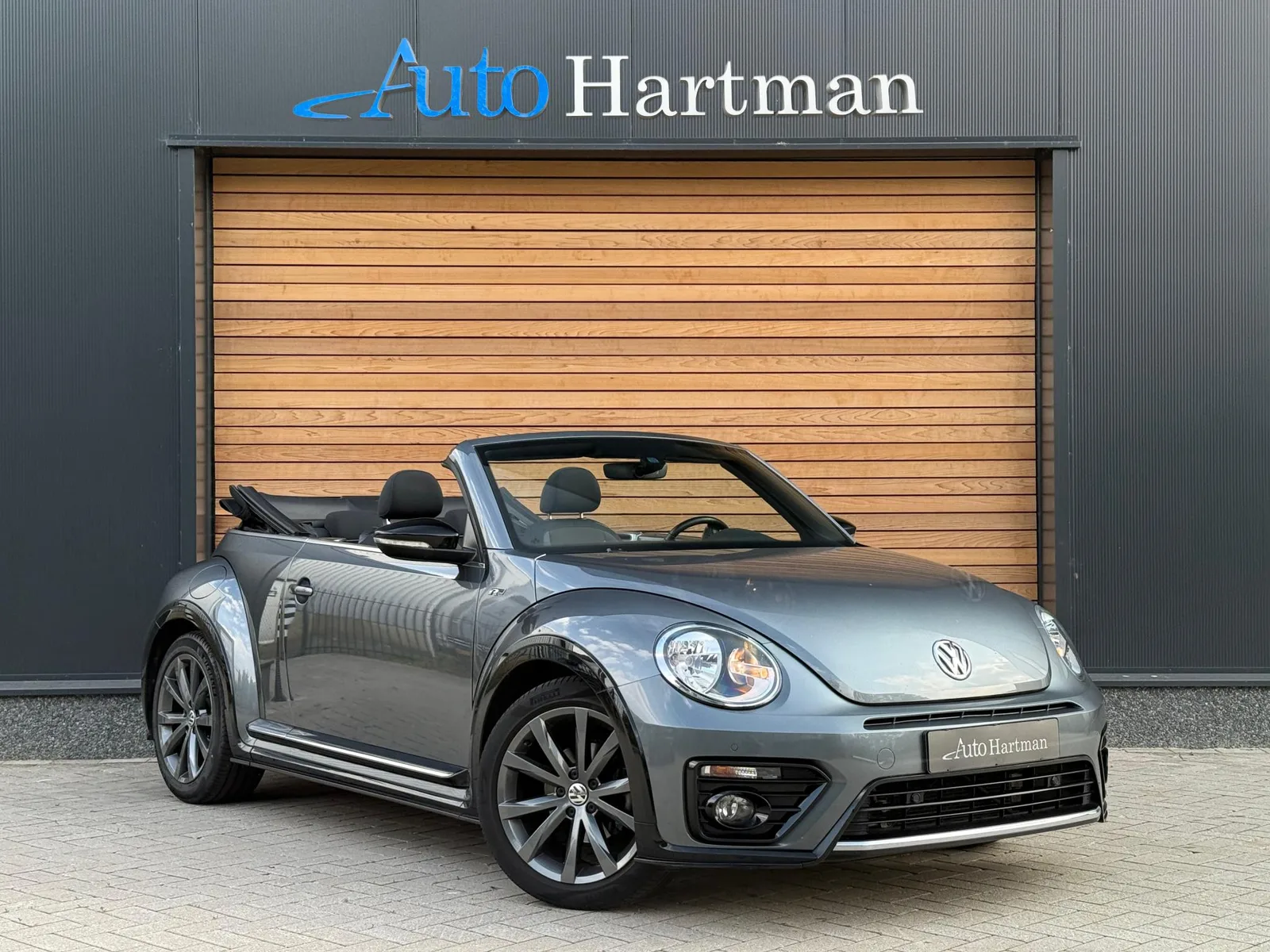 Volkswagen Beetle (2017) — foto 1