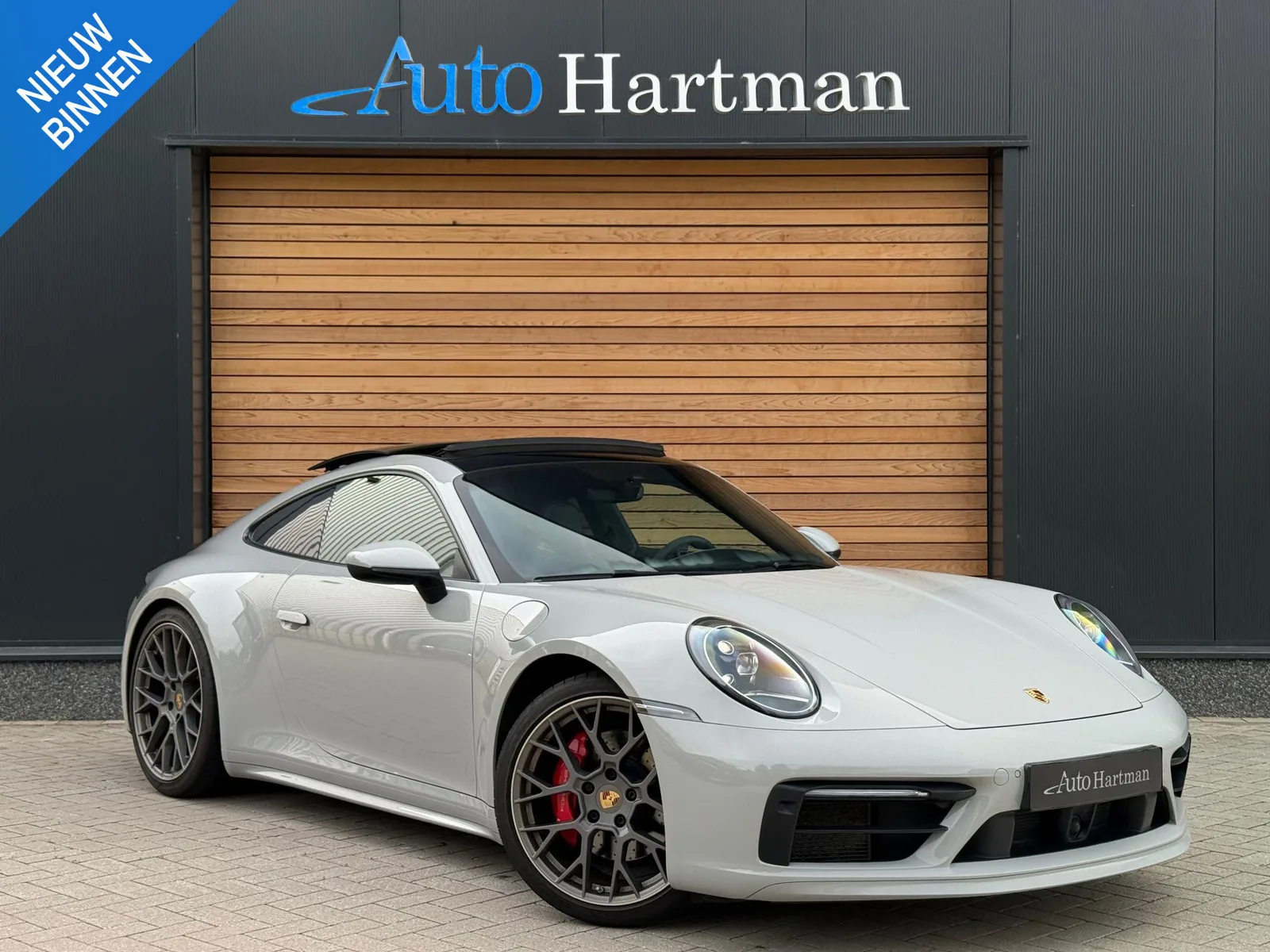 Porsche 911 (2020) — foto 1