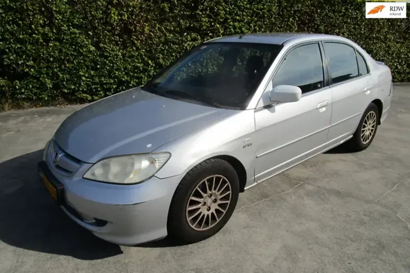 Honda Civic (2004)