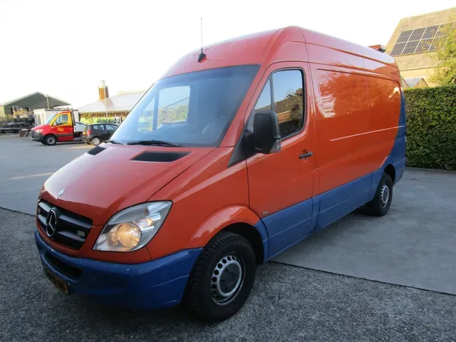 Mercedes-Benz Sprinter (2011) — foto 1