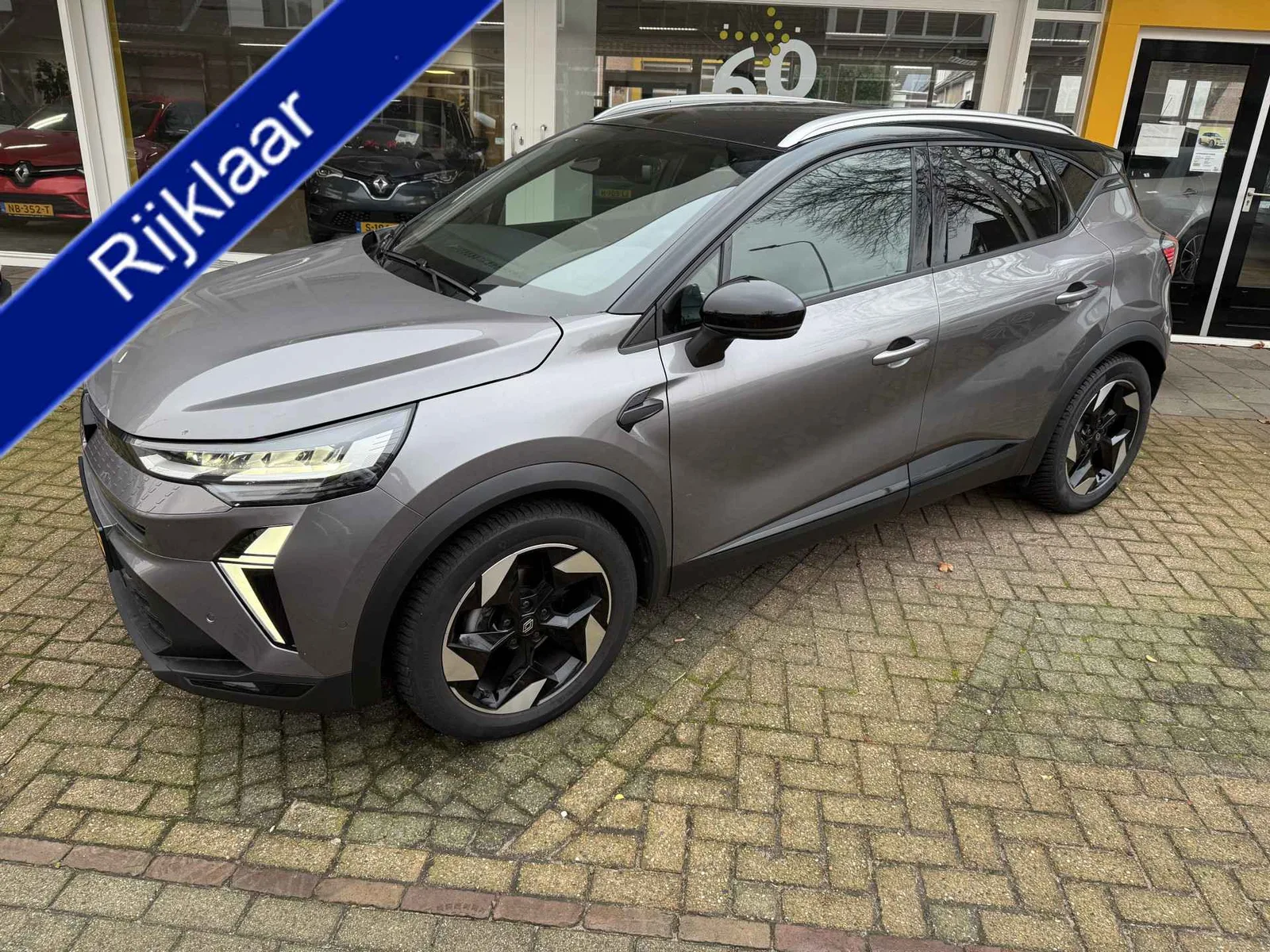 Renault Captur (2024) — foto 1