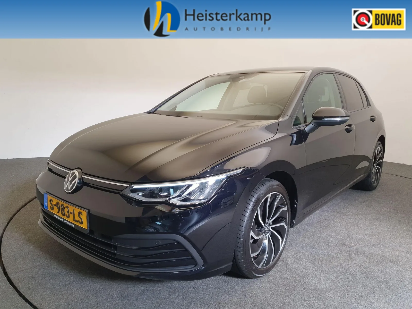 Volkswagen Golf (2022) — foto 1