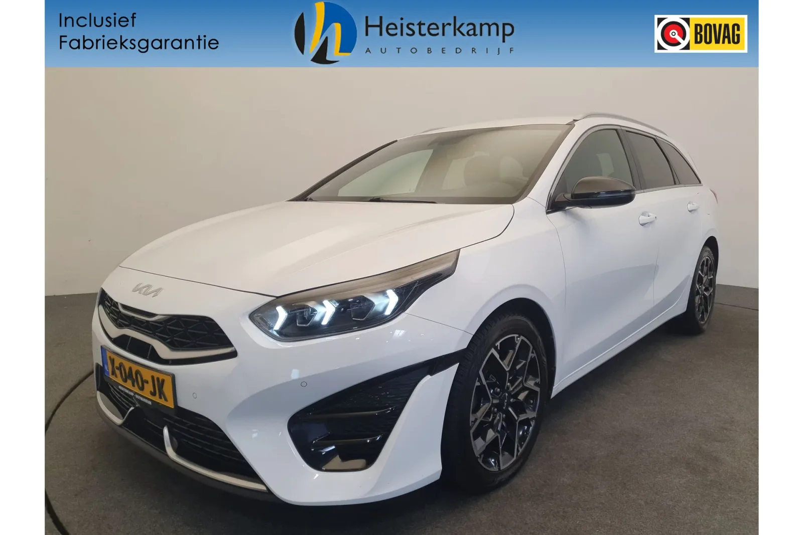 Kia Ceed Sportswagon (2023) — foto 1