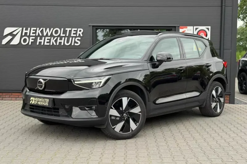 Volvo XC40 (2023)