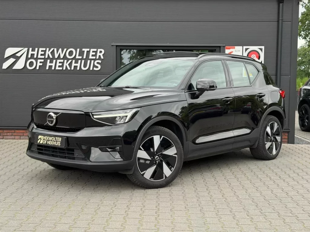 Volvo XC40 (2023) — foto 1