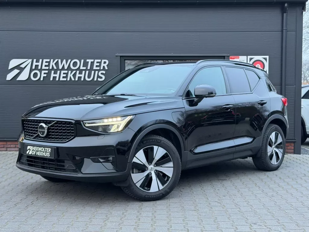 Volvo XC40 (2022) — foto 1
