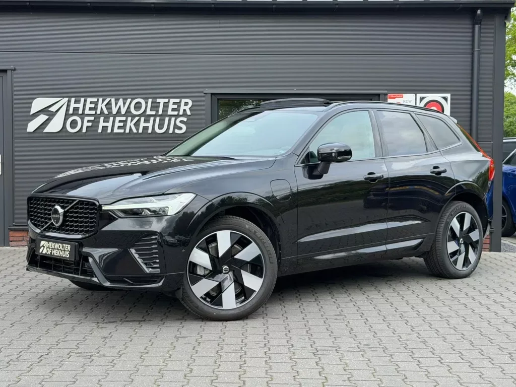 Volvo XC60 (2024) — foto 1