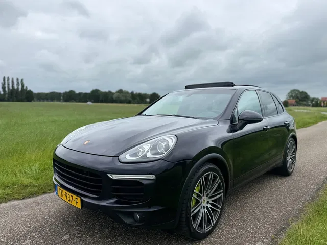 Porsche Cayenne (2015) — foto 1