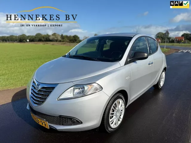 Lancia Ypsilon (2014) — foto 1