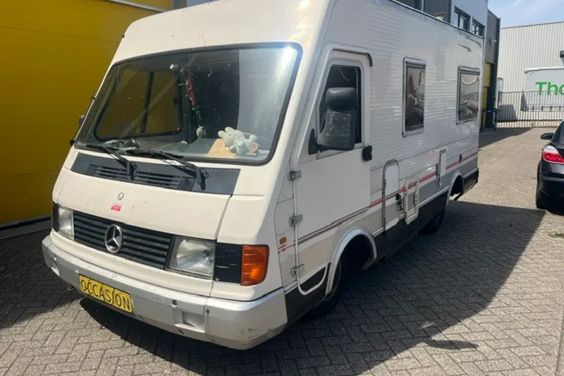 Mercedes-Benz MB100D (1996)