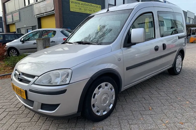 Opel Combo Tour (2010)