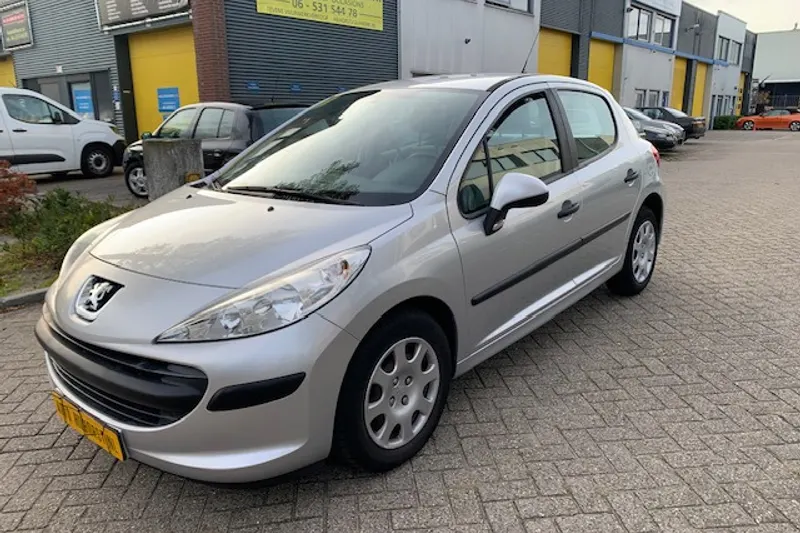 Peugeot 207 (2006)