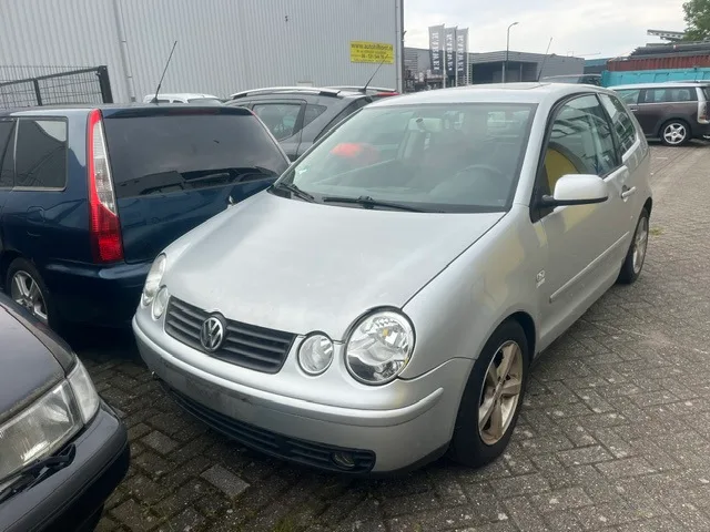 Volkswagen Polo (2002) — foto 1