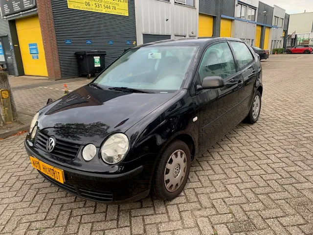 Volkswagen Polo (2003) — foto 1