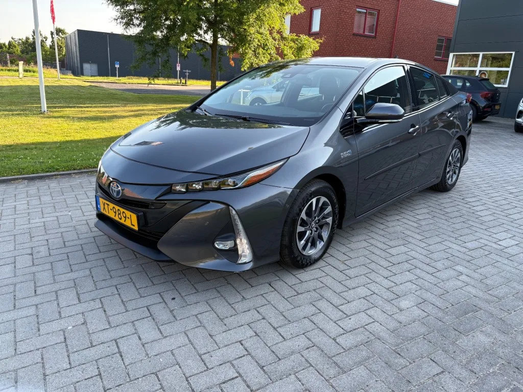 Toyota Prius (2019) — foto 1