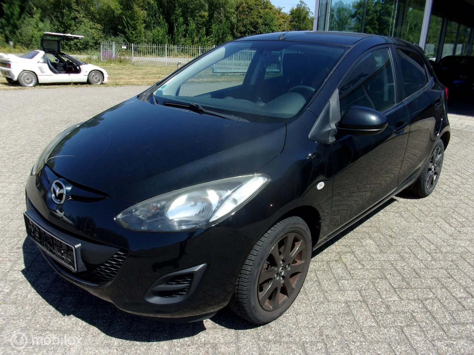 Mazda 2 (2014) — foto 1