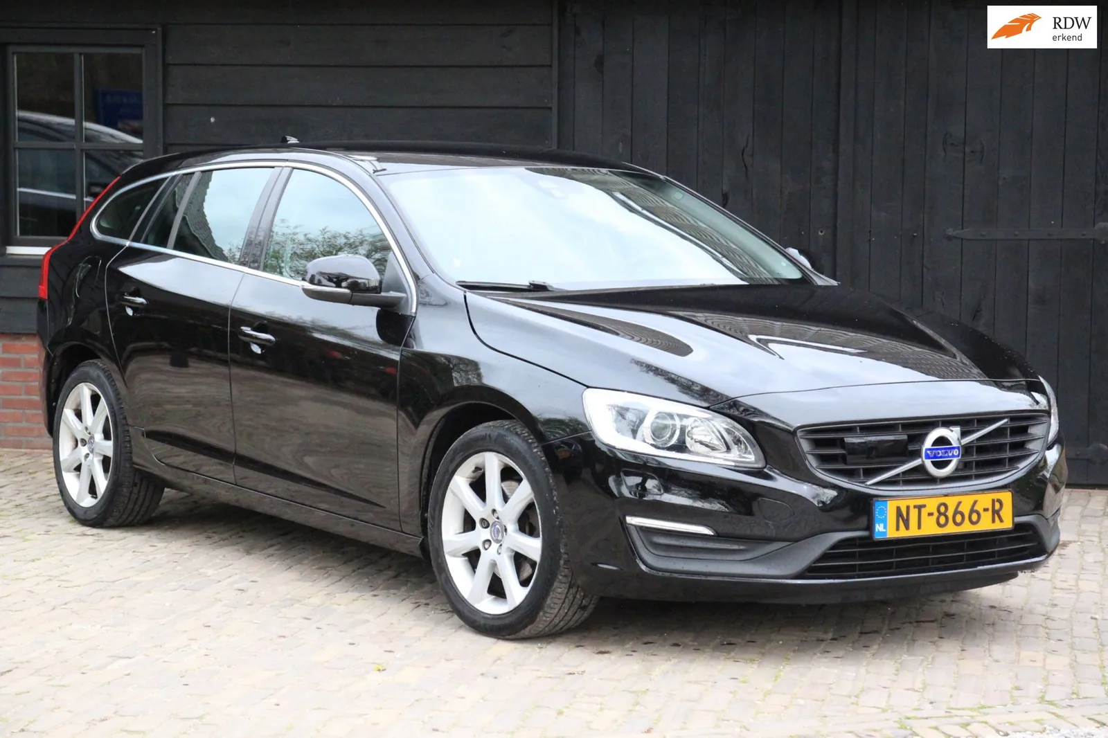 Volvo V60 (2017) — foto 1