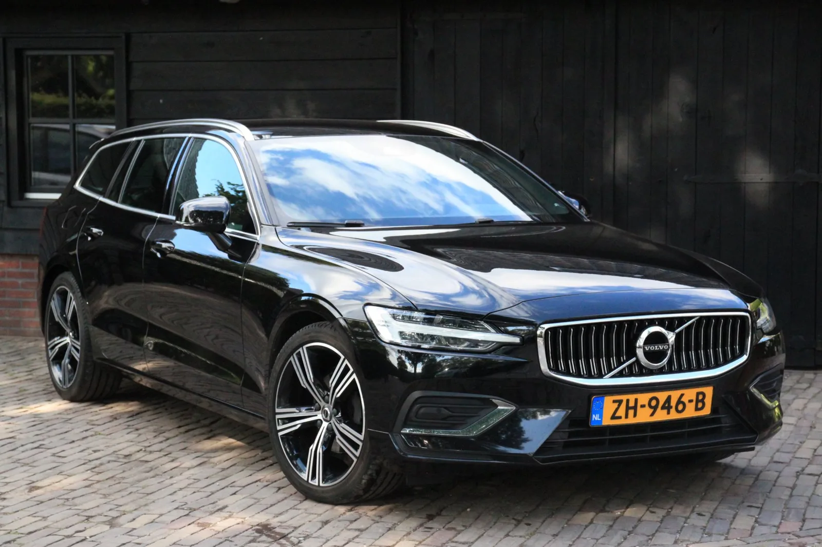 Volvo V60 (2019) — foto 1