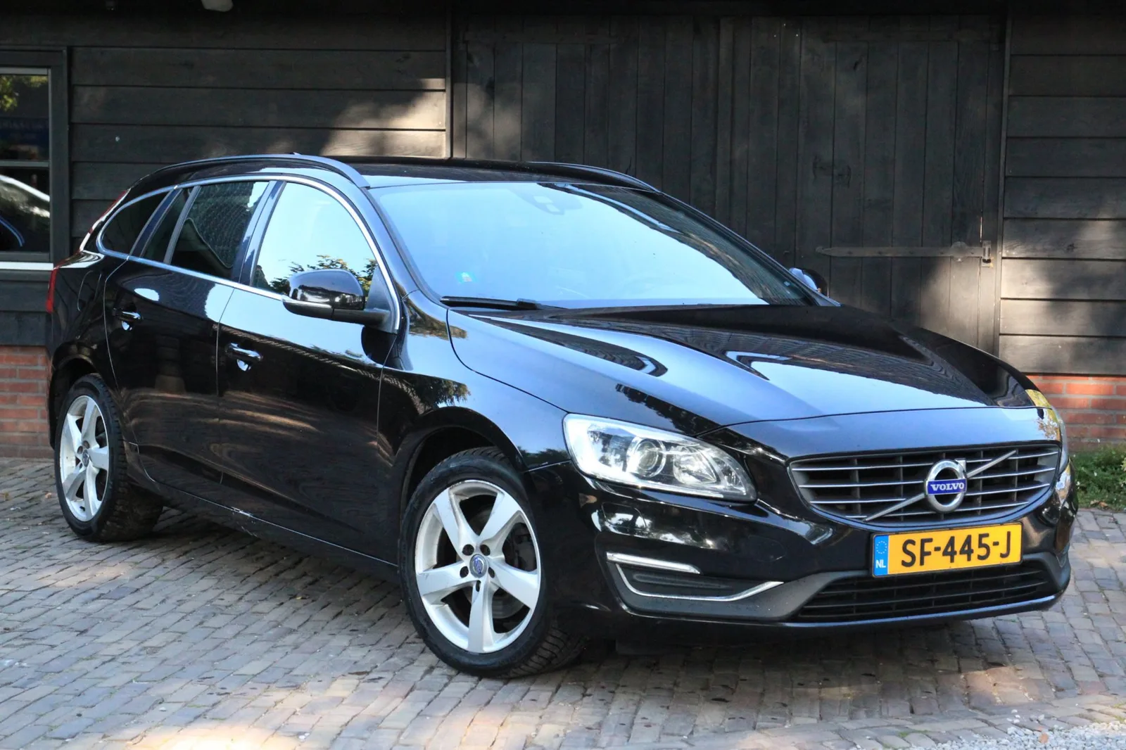 Volvo V60 (2016) — foto 1