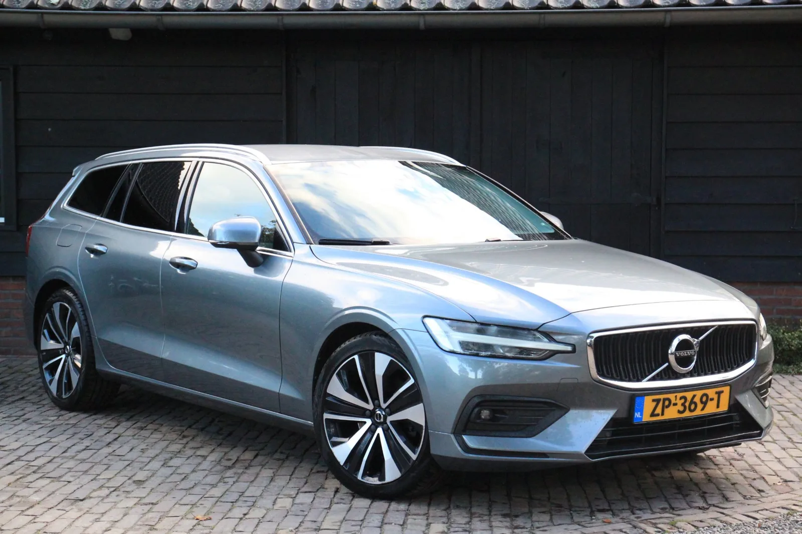 Volvo V60 (2019) — foto 1