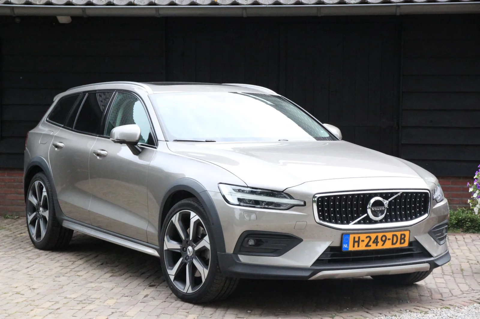 Volvo V60 (2020) — foto 1
