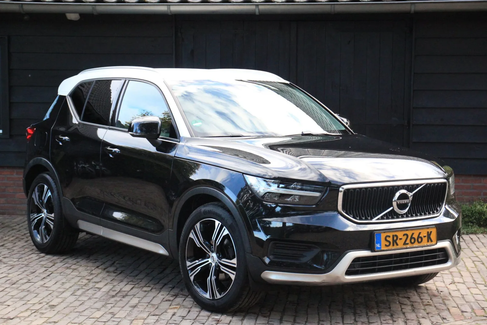 Volvo XC40 (2018) — foto 1