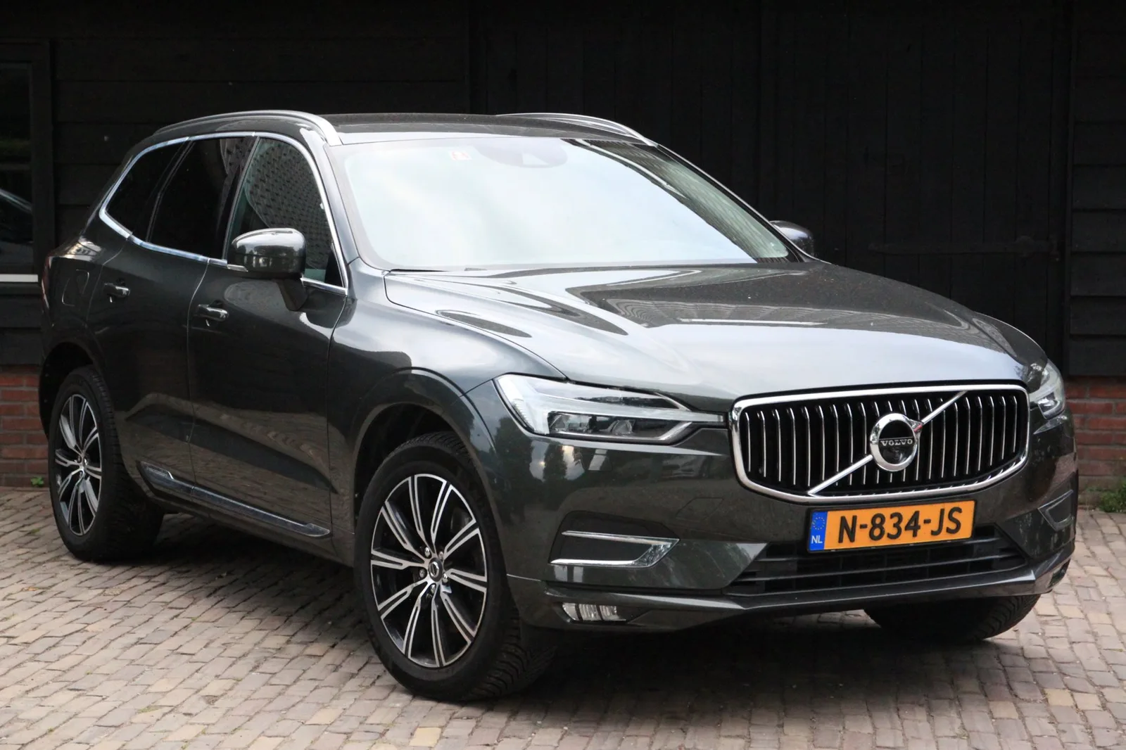 Volvo XC60 (2018) — foto 1