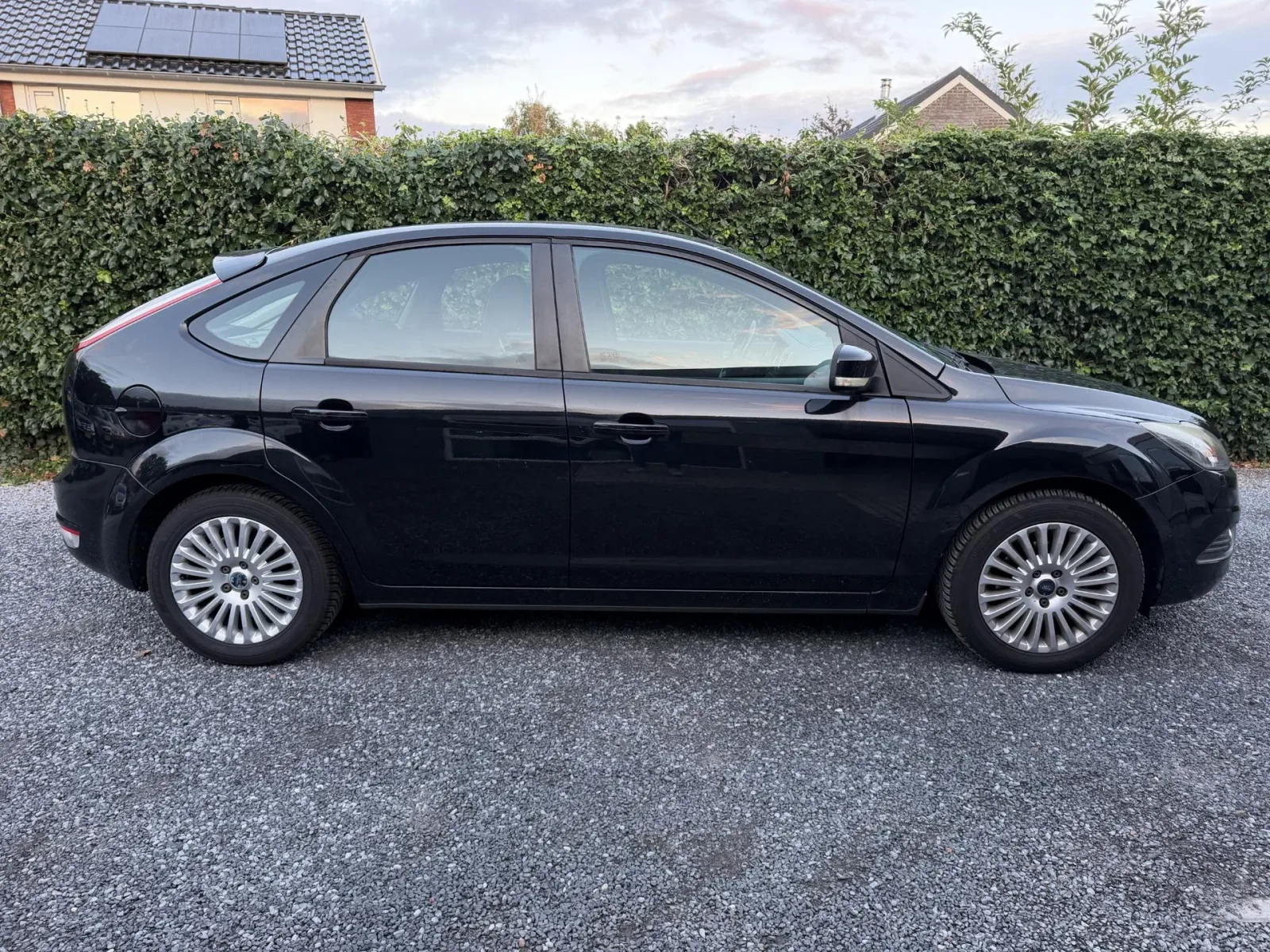 Ford Focus (2010) — foto 1