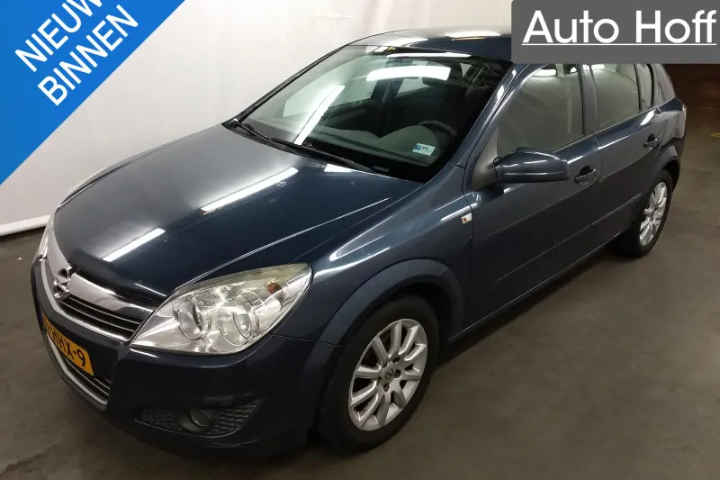 Opel Astra (2008)