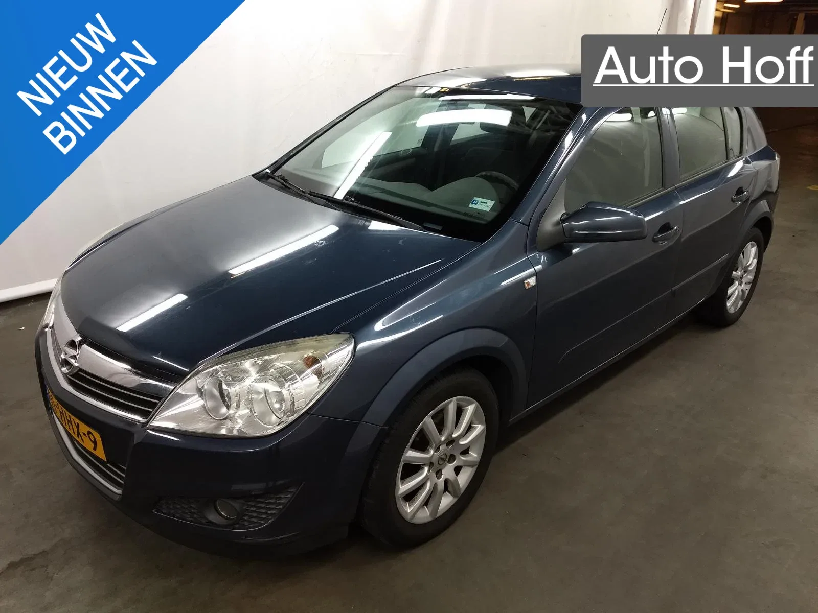 Opel Astra (2008) — foto 1