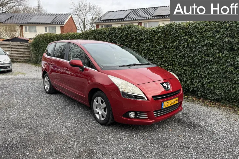 Peugeot 5008 (2010)