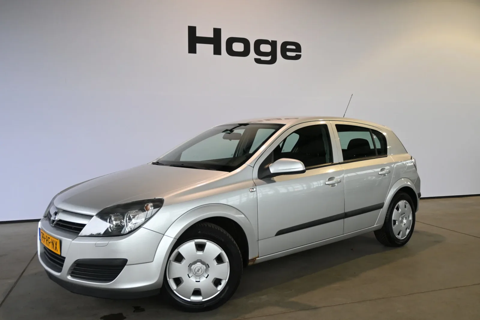 Opel Astra (2005) — foto 1
