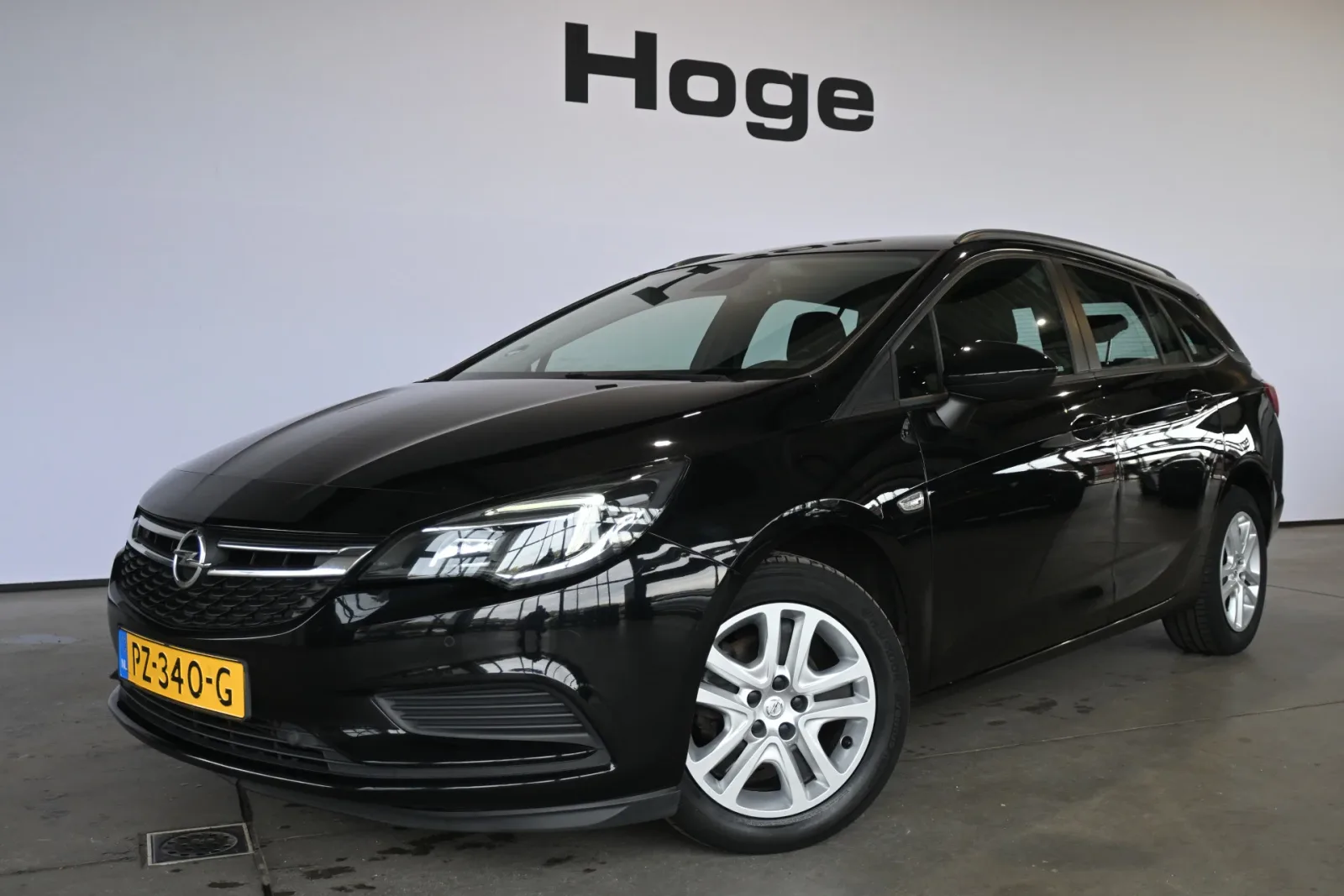 Opel Astra (2017) — foto 1